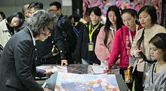 Intertextile Apparel Fabrics people looking at fabric