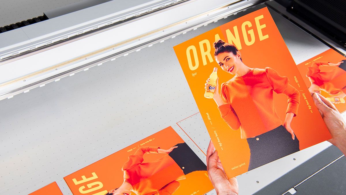 Brilliant prints with swissQprint ’s new flexible varnish and orange