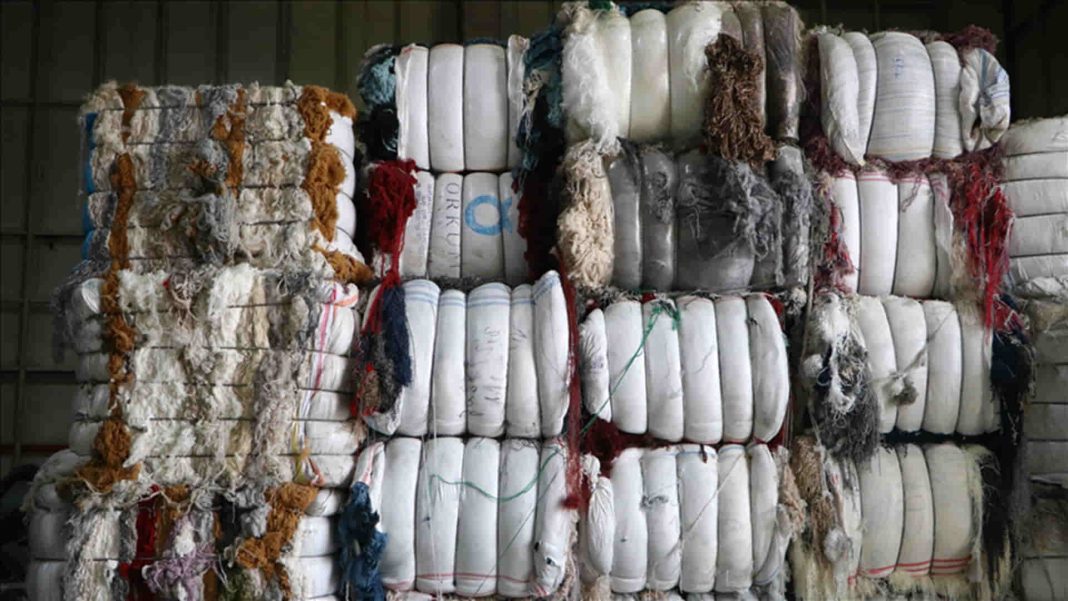 Şiteks creates added value by transforming textile waste into felt Image Source: AA