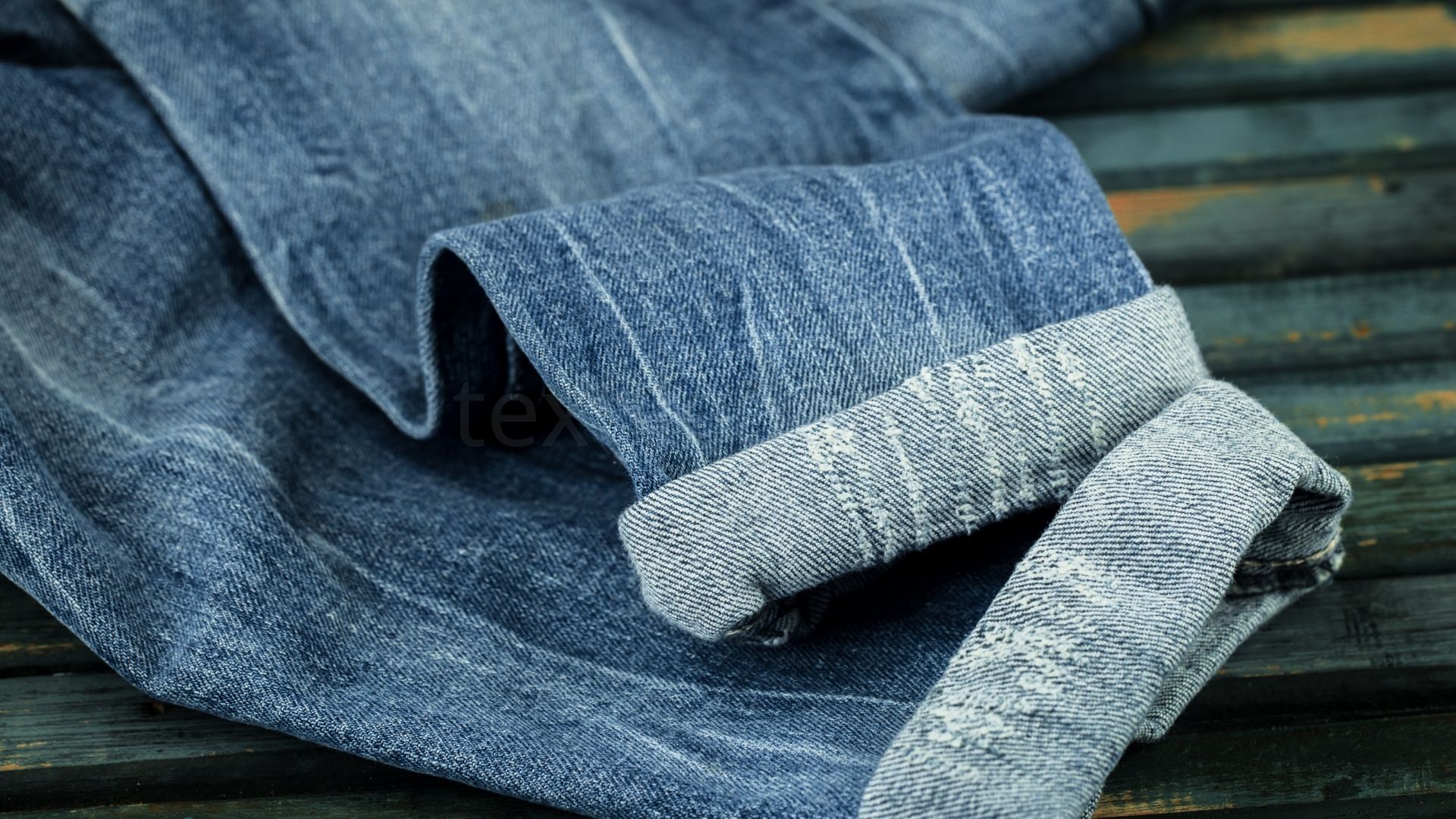 Yılın ilk 5 ayında toplam 128 milyon dolarlık denim kumaş ihracatı gerçekleştirildi Görsel Kaynak: Freepik / pvproductions