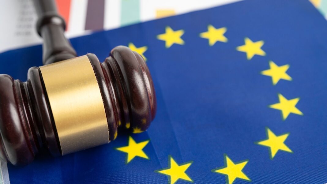 AB'nin Sürdürülebilir Ürünler için Eko-tasarım Tüzüğü (ESPR) kapsamında, satılmayan hazır giyim, giyim, aksesuar ve ayakkabıların imhasını önlemeye yönelik yeni tedbirler, 19 Temmuz 2026’dan itibaren büyük şirketler için uygulanmaya başlayacak Görsel Kaynak: Canva